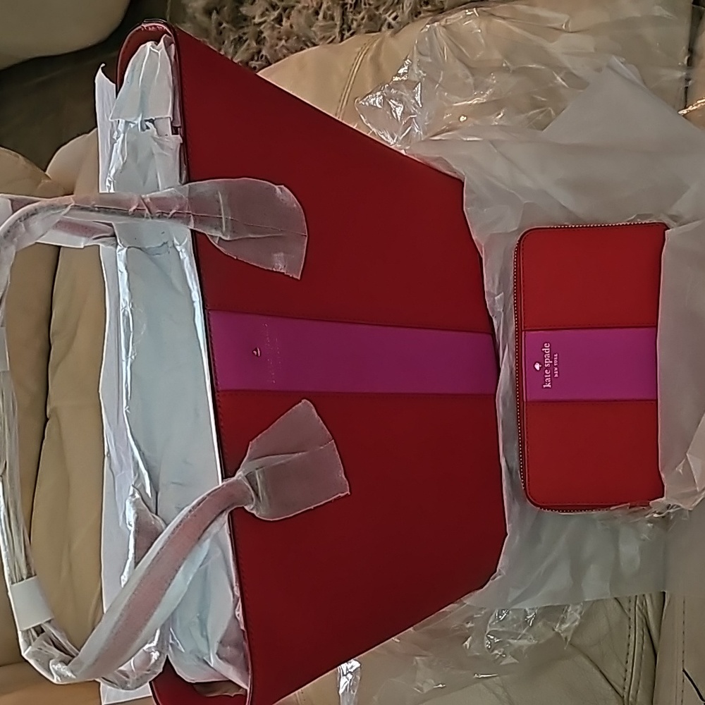 Kate Spade Tote (NEW) matching wallet (NEW)